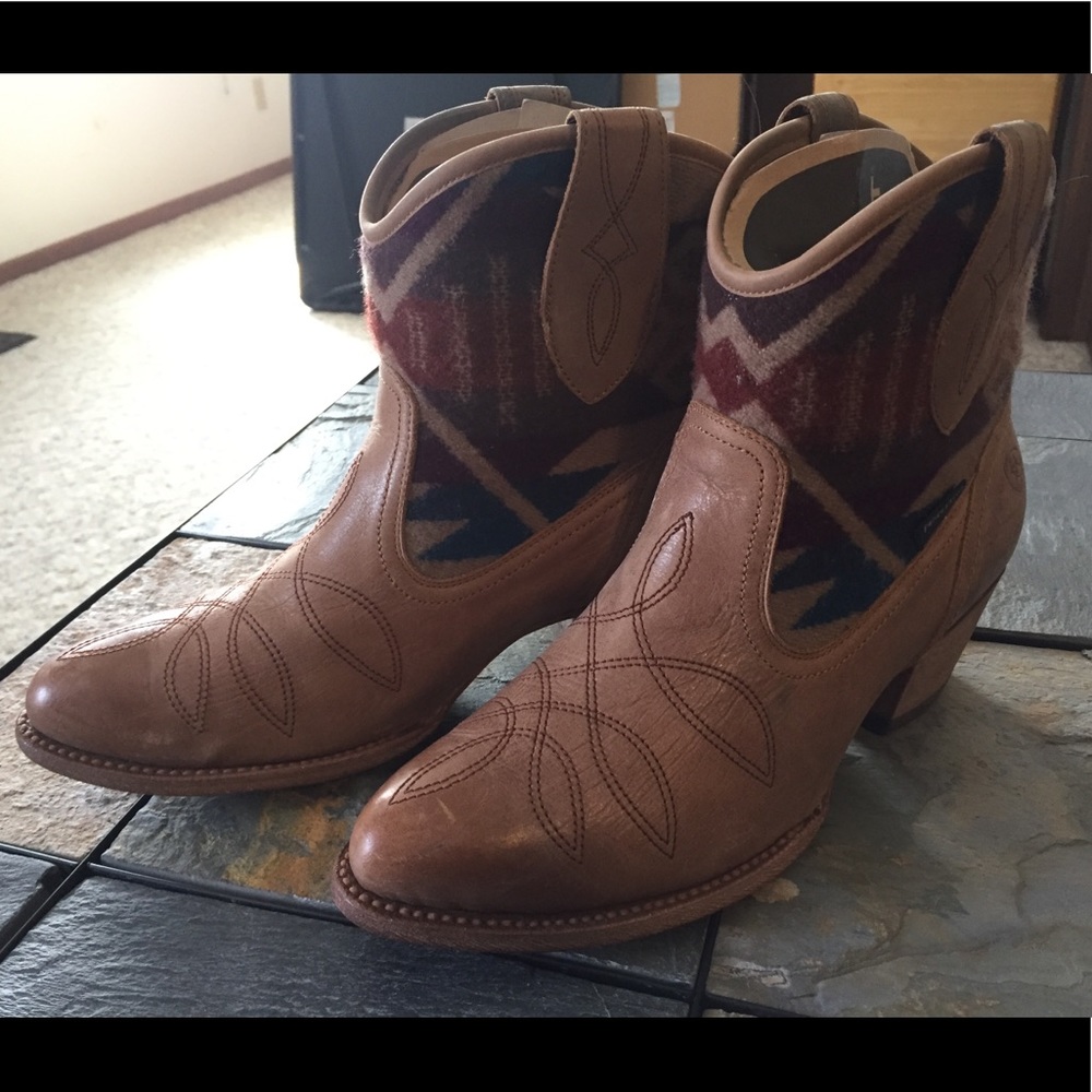 Ariat Meadow Pendleton Short Cowgirl Boots